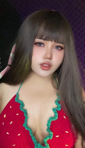 Charlotte Linlin Photo #28