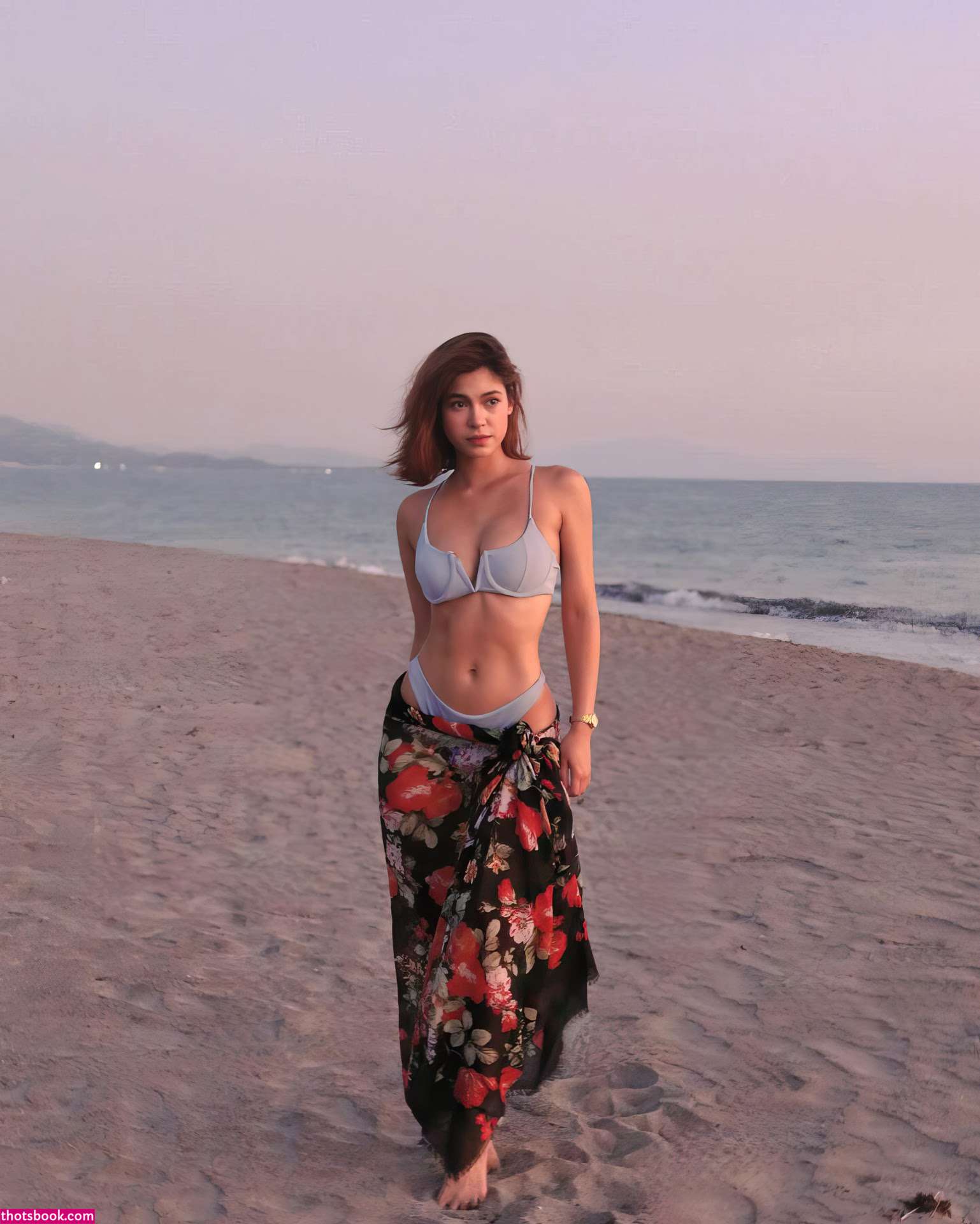 Criselda Alvarez Photo #11