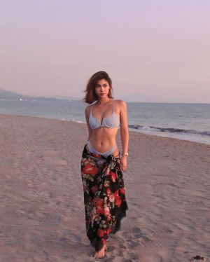 Criselda Alvarez Photo #11