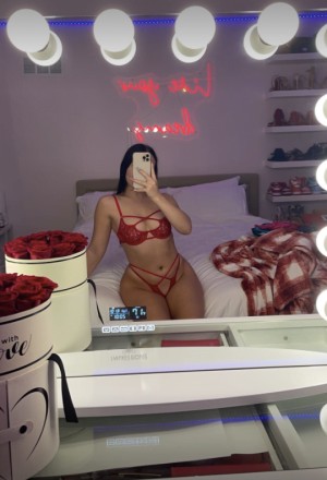 emmaameera Photo #18