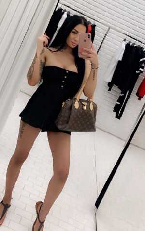 Tamika Dudley Photo #9