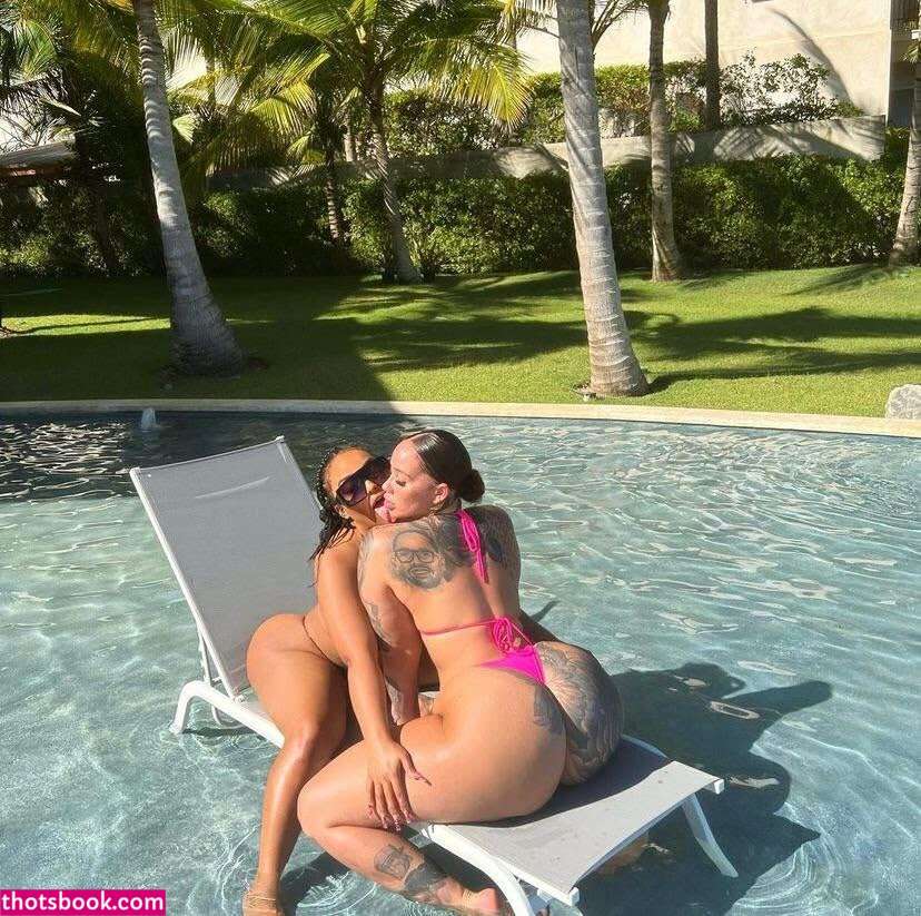 meganxdenise Photo #5