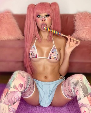 Nikki Barlowe Photo #4