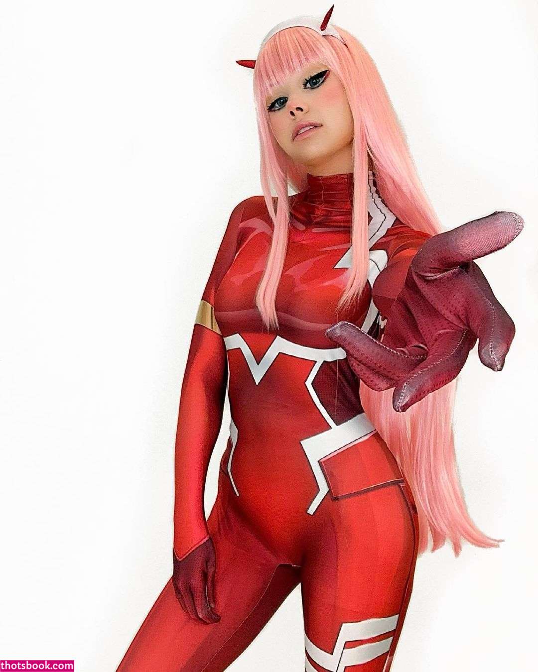 Nikki Barlowe Photo #14