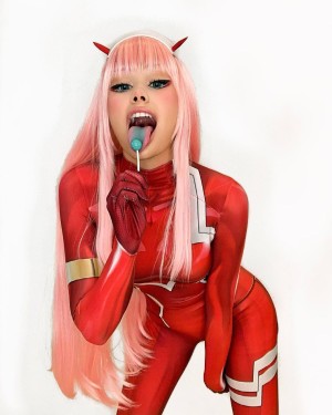 Nikki Barlowe Photo #13