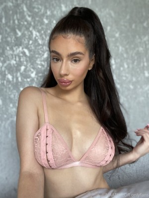 Unaa Taylor Photo #11