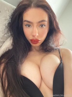 Unaa Taylor Photo #22