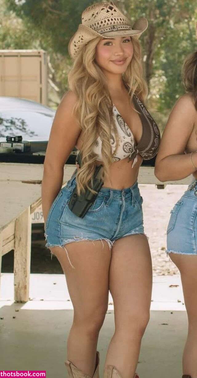 Andrea Celina Photo #25