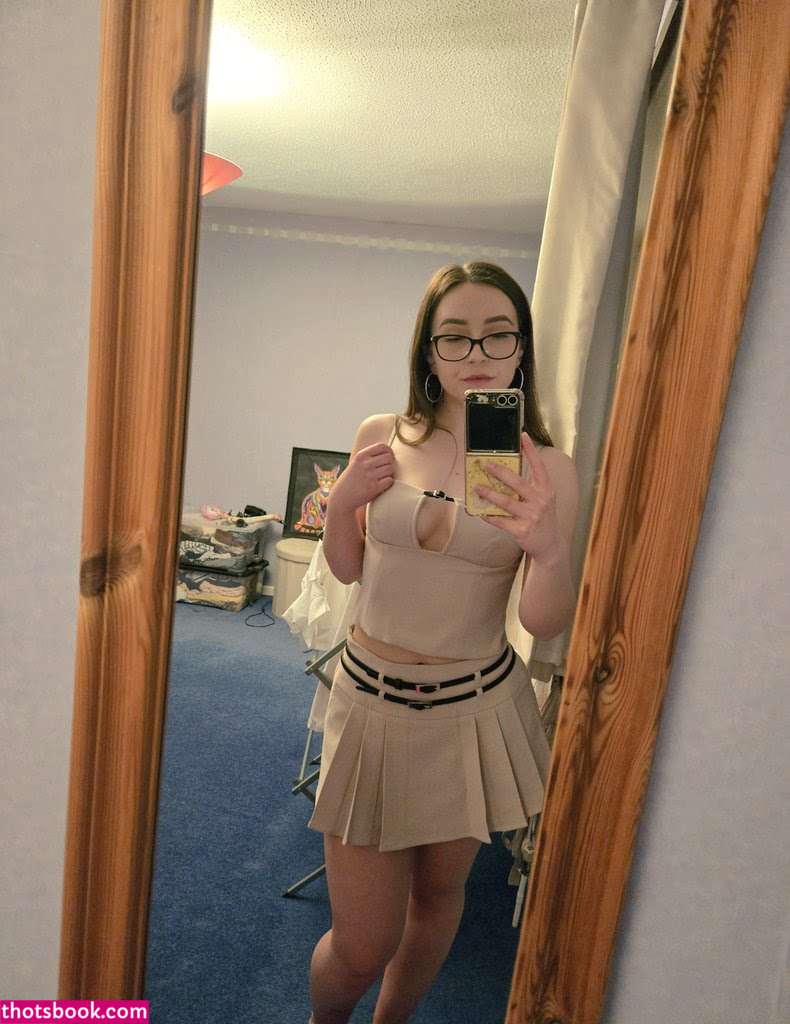 crashbandiboob Photo #11