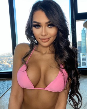 Yasmine Eve Photo #1