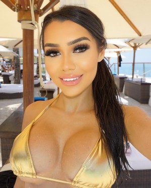 Yasmine Eve Photo #6