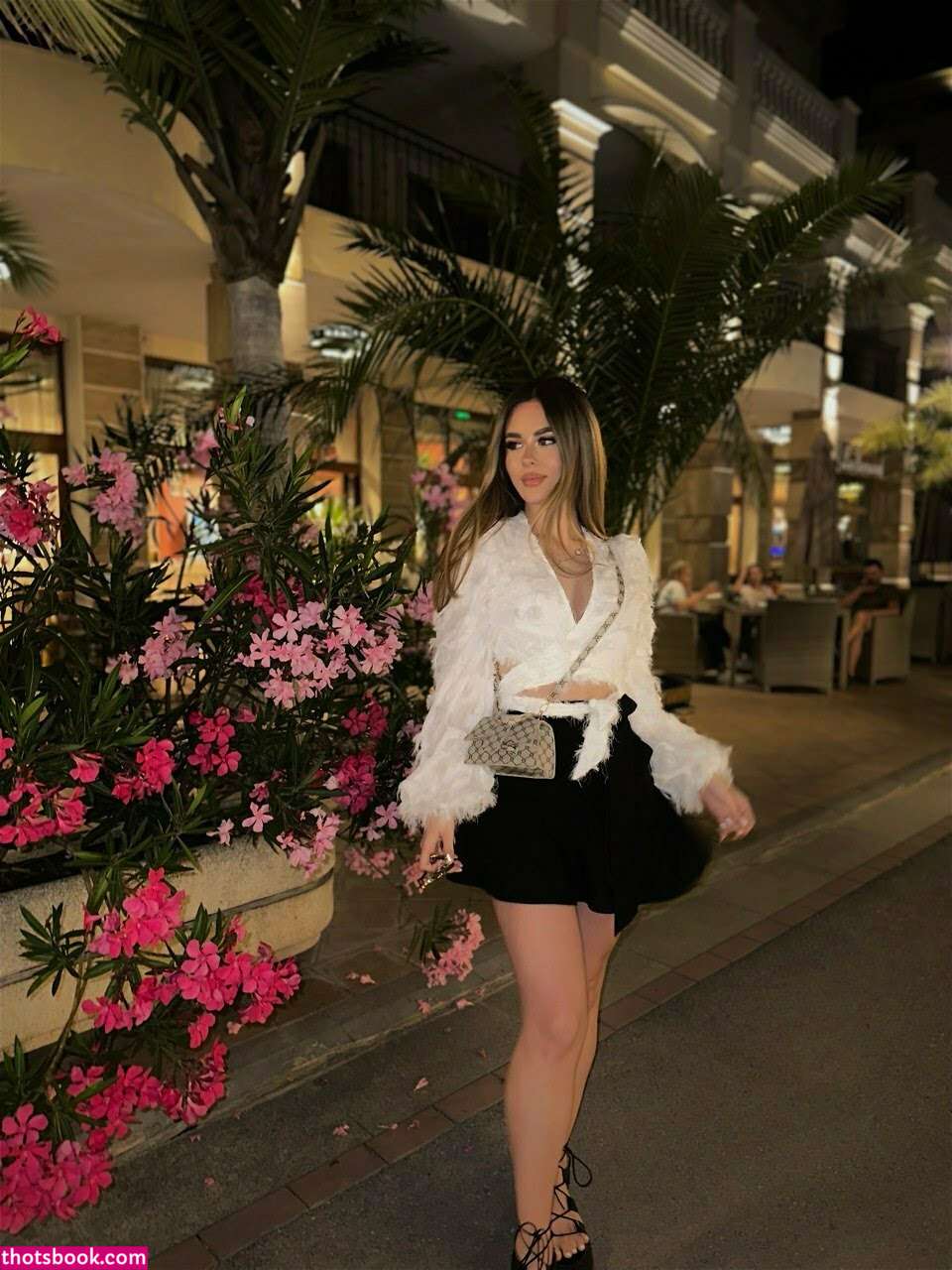 Yasmineshaw Photo #5