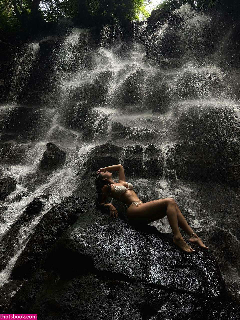 Yasmineshaw Photo #9