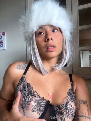 alexandrarae Photo #3