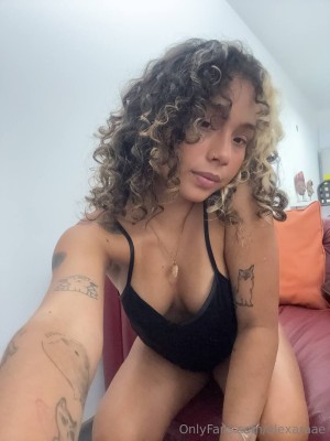alexandrarae Photo #4