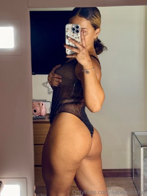 alexandrarae Photo #6