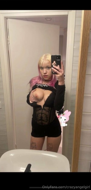 Crazyangelgirl Photo #23