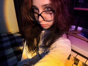 Andr0idg1rl Photo #24