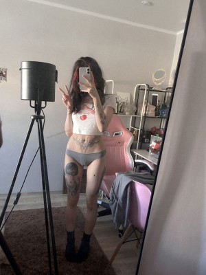 Andr0idg1rl Photo #27