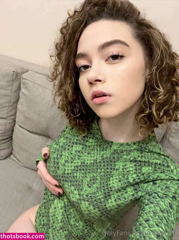 evacurlysue Photo #3