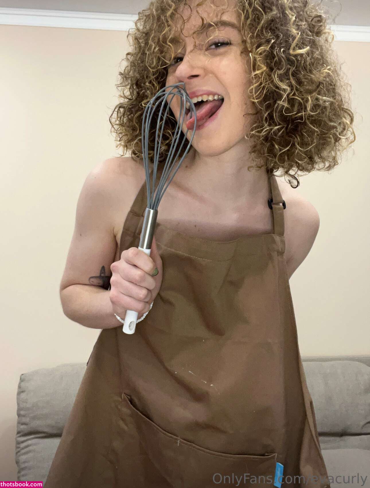 evacurlysue Photo #31