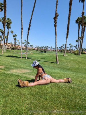 hotgirlwaifugoddess Photo #5