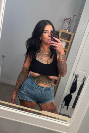 Ms Homealone Photo #1