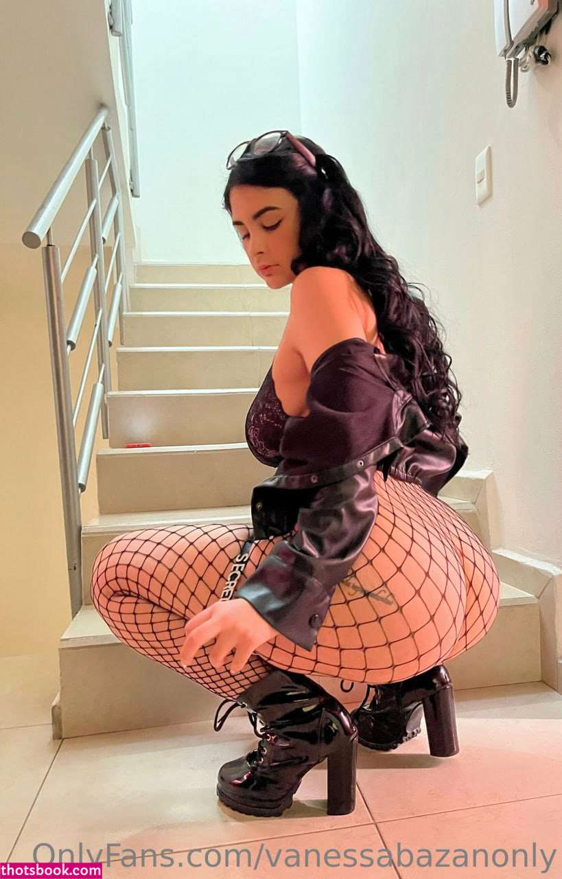 vanessabazanonly Photo #20