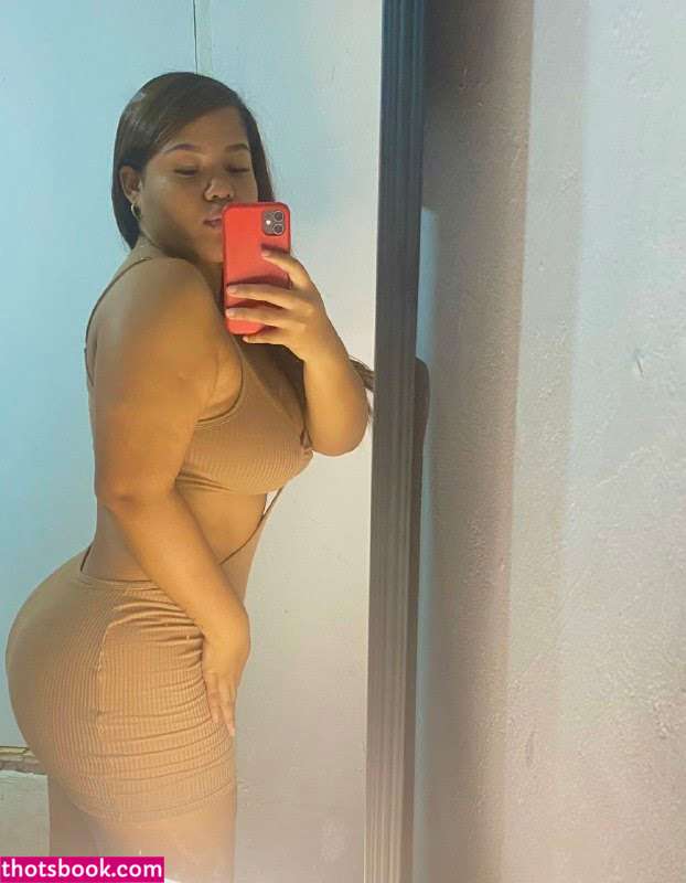 Yeniffer Berrio Photo #5