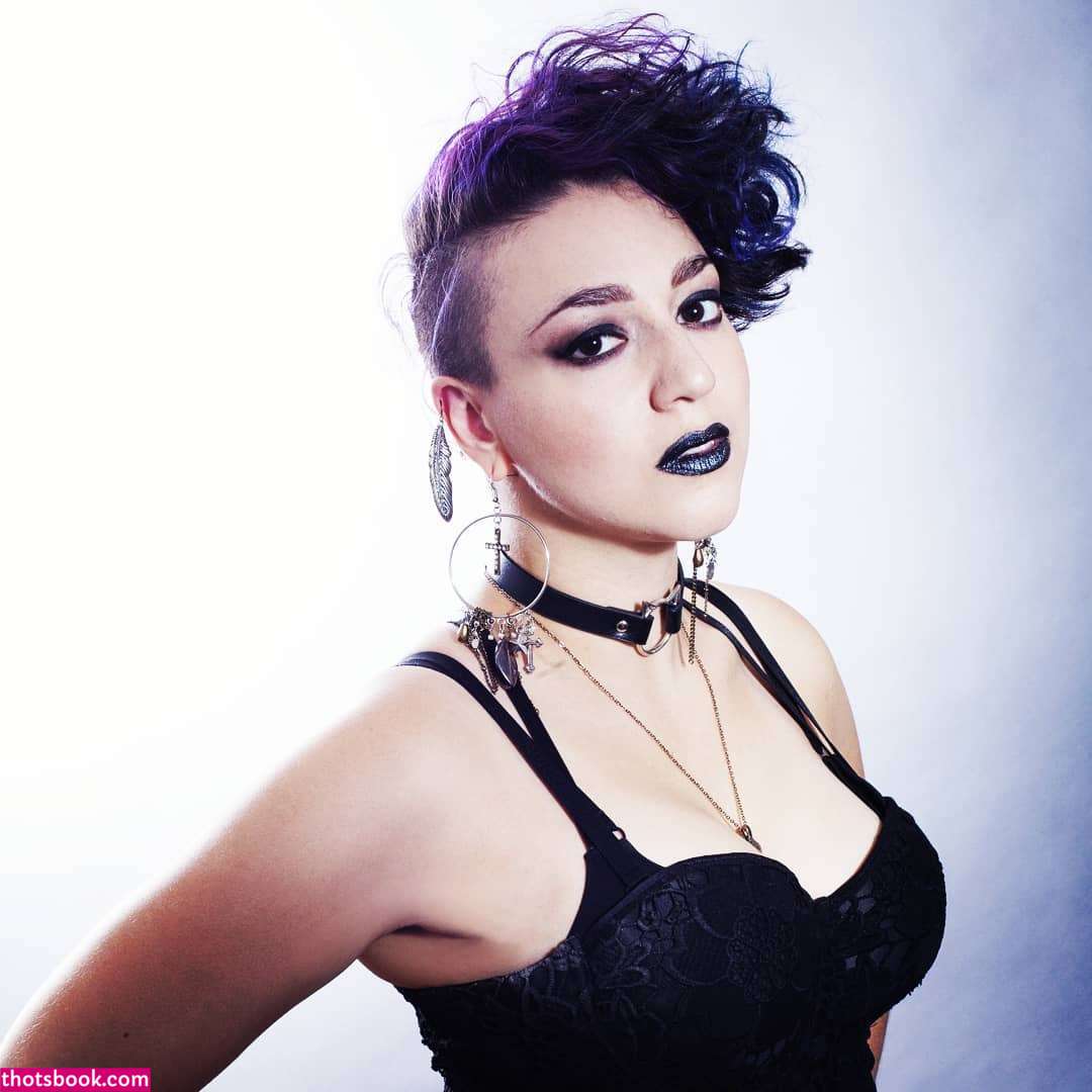 Sarah Rebel Photo #12