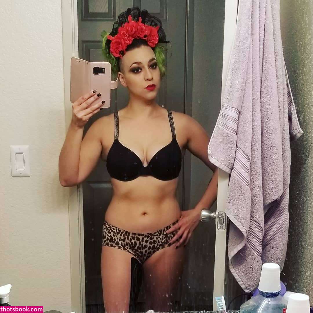 Sarah Rebel Photo #15