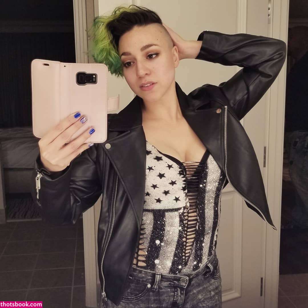 Sarah Rebel Photo #16