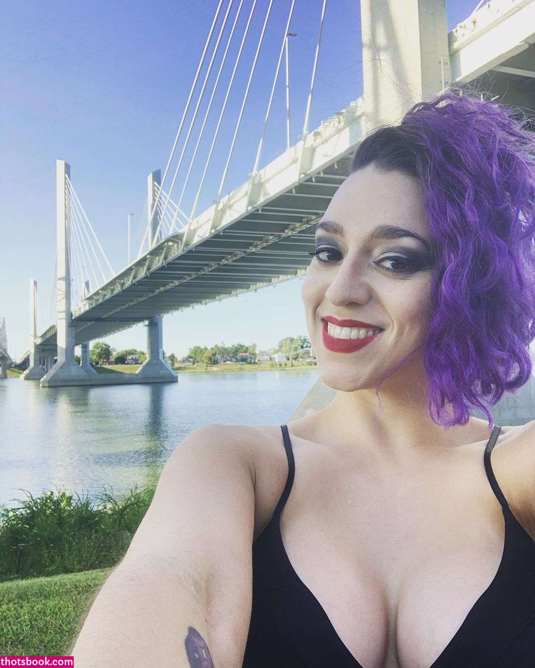 Sarah Rebel Photo #26