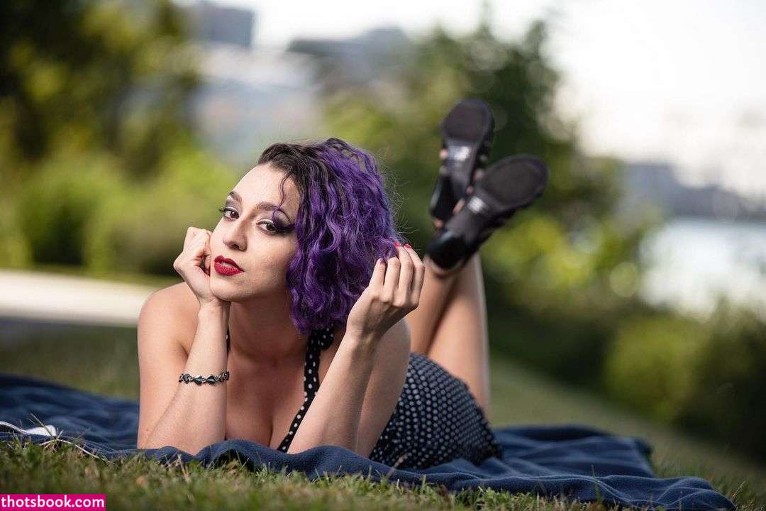 Sarah Rebel Photo #35