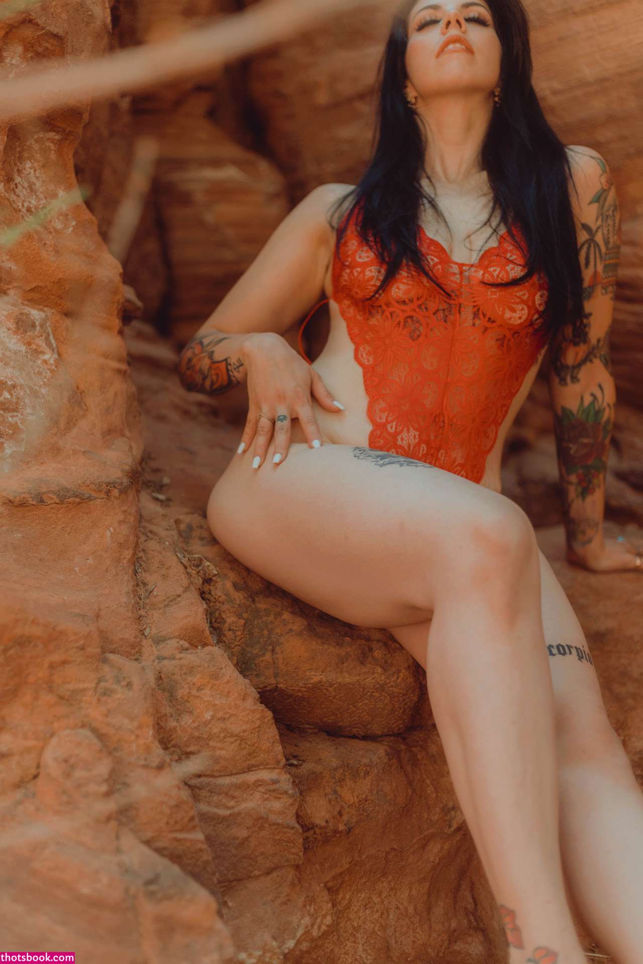 Thatsoraven95 Photo #15