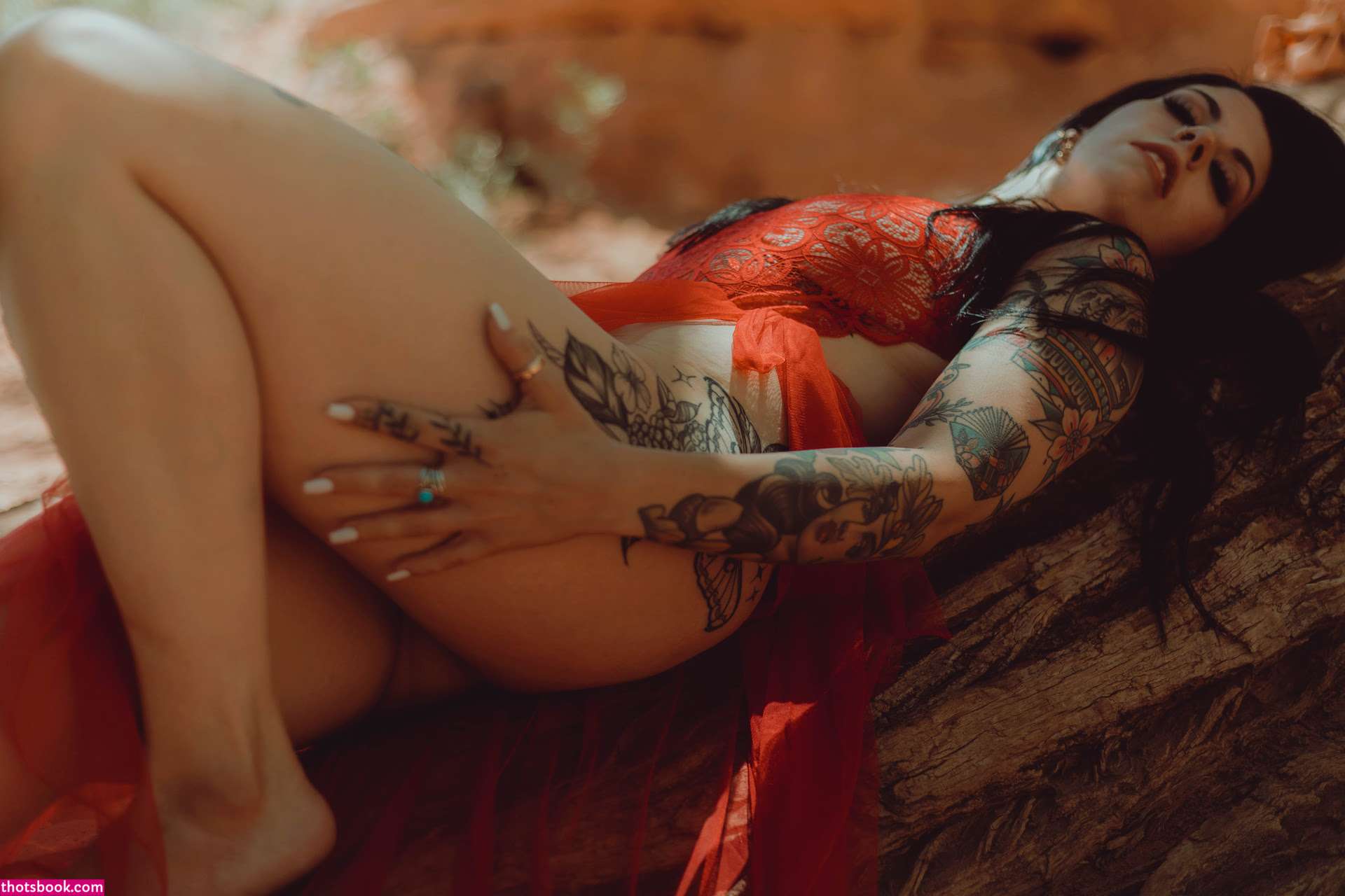 Thatsoraven95 Photo #30