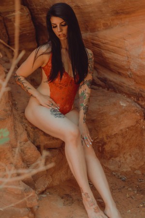 Thatsoraven95 Photo #20