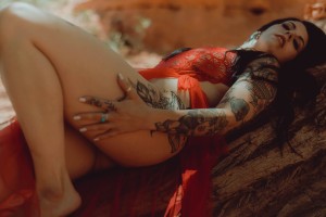 Thatsoraven95 Photo #30