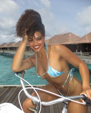 Caitlyn Mwenifumbo Photo #8