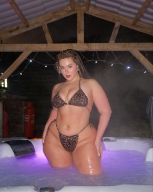 Holly Marston Photo #12