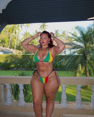 Holly Marston Photo #29