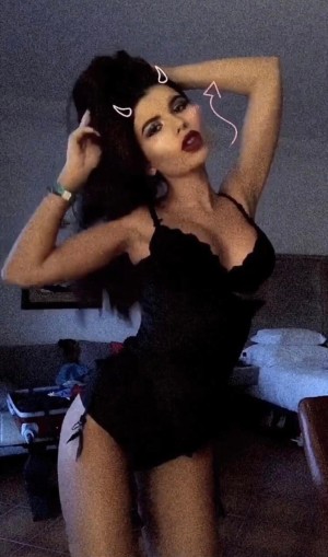 Hoorny Roxxy Photo #8