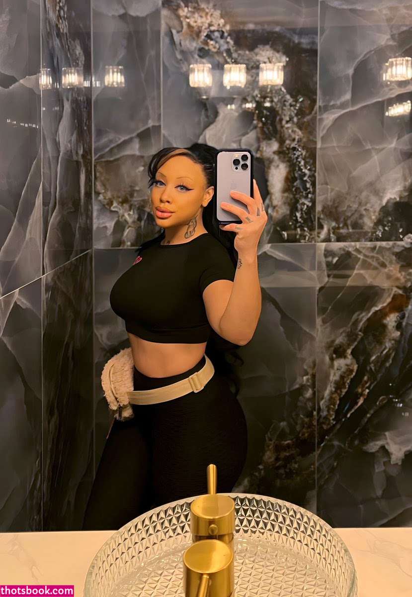 jayianicolee Photo #25