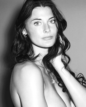 Kylie Mogen Photo #7