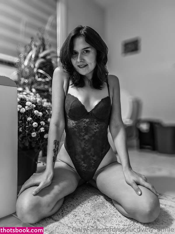 Seductively Annie Photo #7