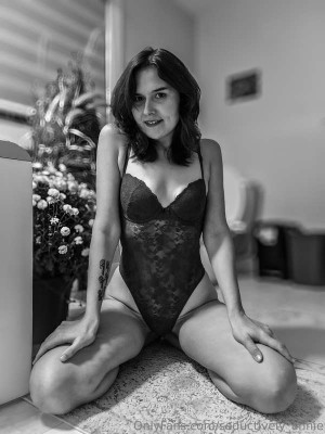 Seductively Annie Photo #7