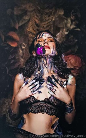 Seductively Annie Photo #8