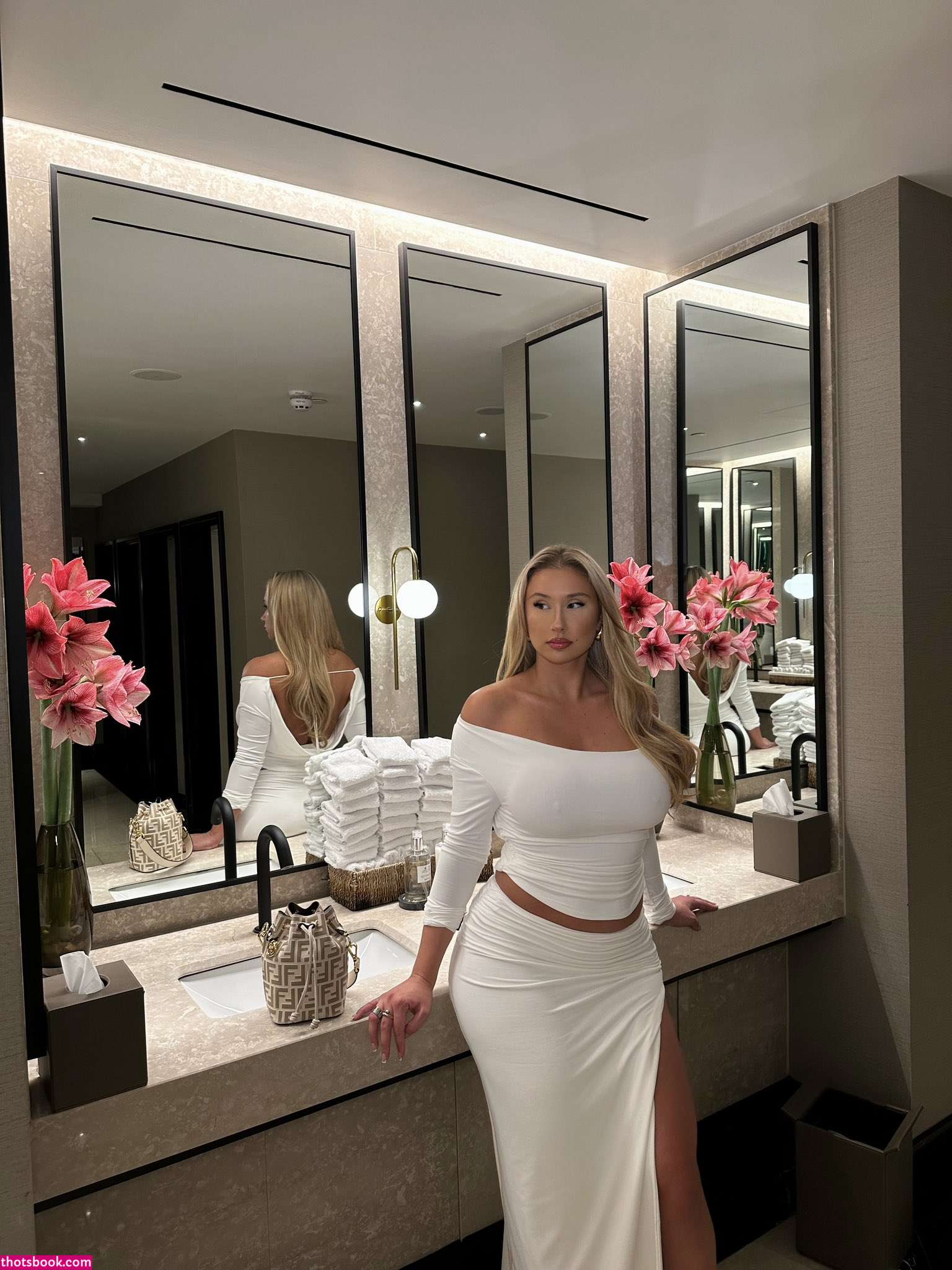 simonaaaab Photo #18