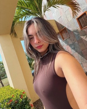 Anais Molina Photo #11