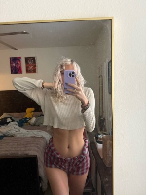 Katycarnegie Photo #31